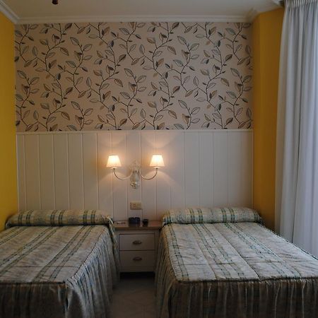 Hostal Santa Marta Playa Байона Екстериор снимка