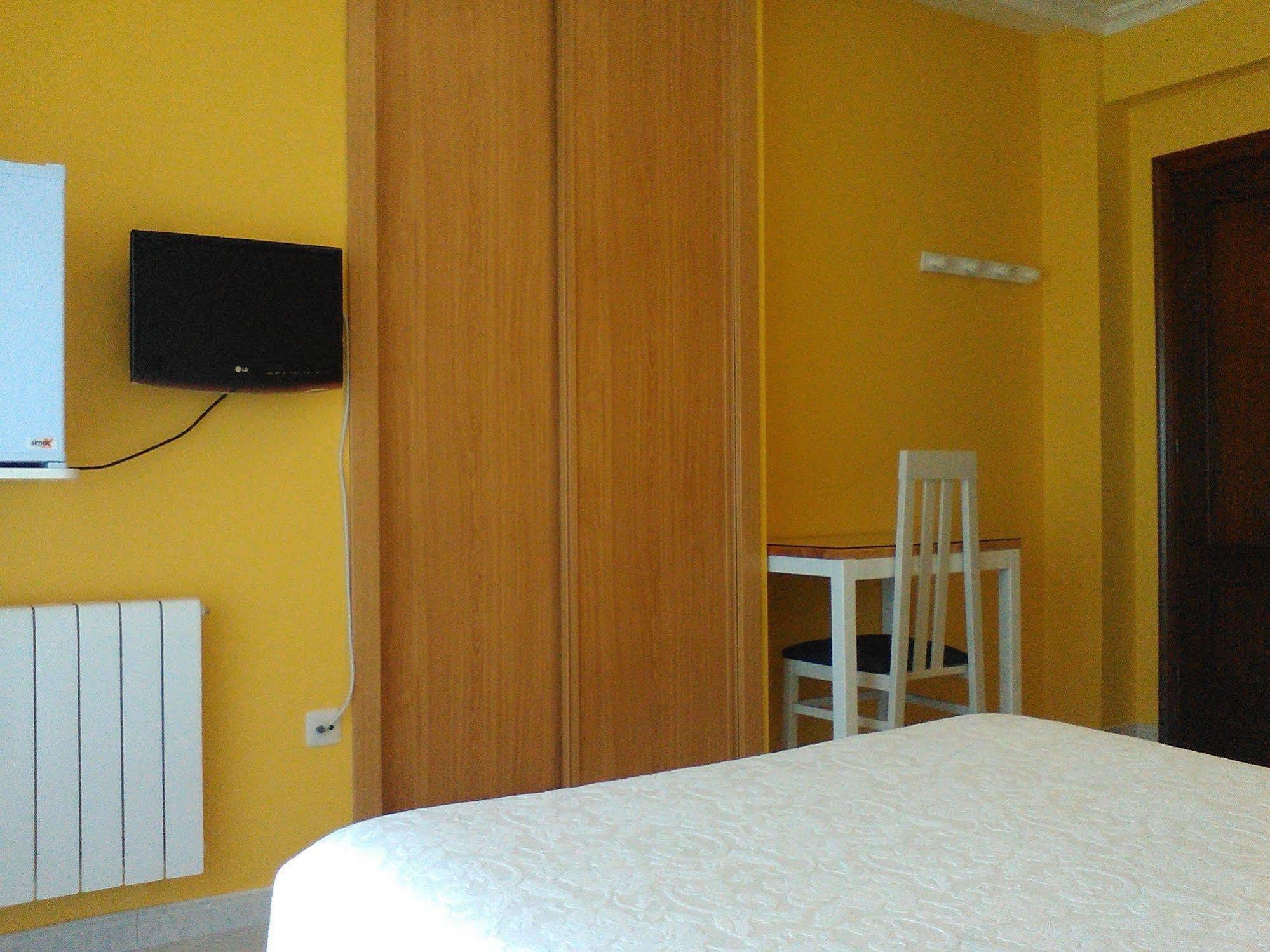 Hostal Santa Marta Playa Байона Екстериор снимка